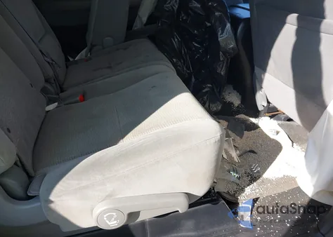 2016 Toyota Sequoia Sr5 5.7L V8 z USA, uszkodzony, nr VIN 5TDBW5G13GS132941